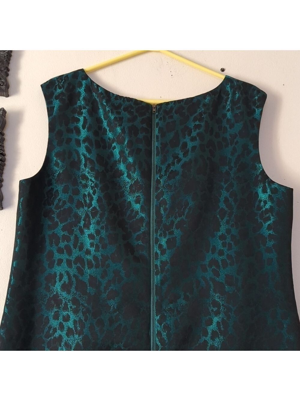 Tahari ARTHUR S. LEVINE DRESS - Picture 5 of 14